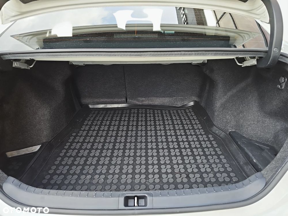 Toyota Corolla 1.6 Comfort - 27