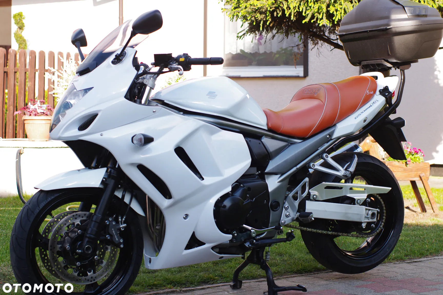 Suzuki GSX - 17