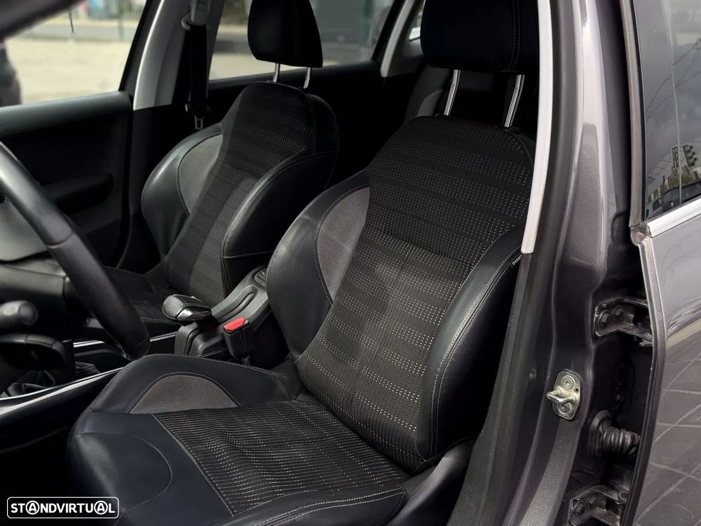 Peugeot 2008 1.6 e-HDi Allure - 12