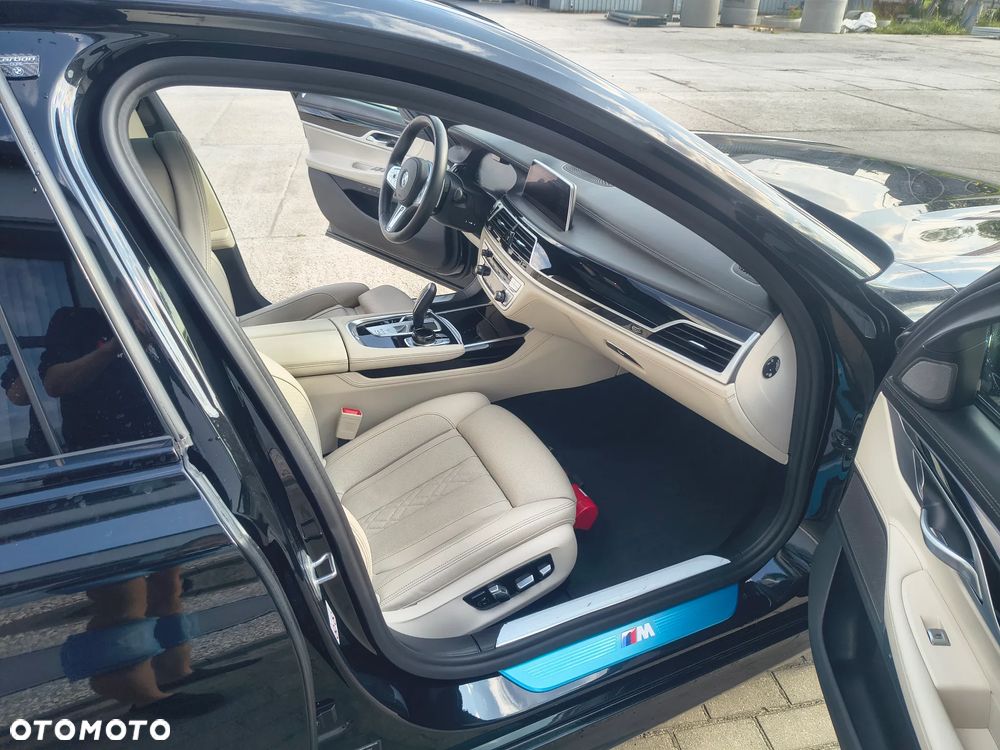 BMW Seria 7 750i xDrive sport - 8