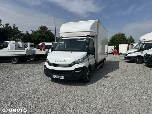 Iveco 35C18 hi-matic 5 metrów - 2