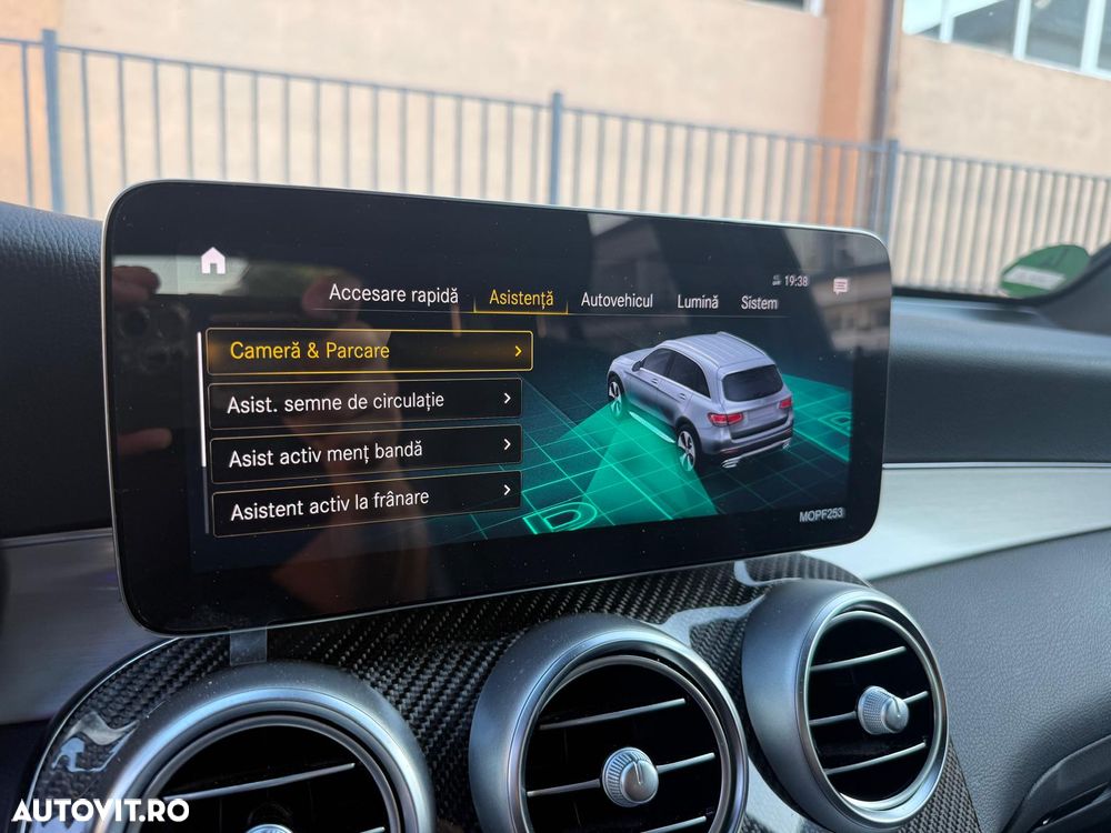 Mercedes-Benz GLC 220 d 4Matic 9G-TRONIC AMG Line Advanced - 27