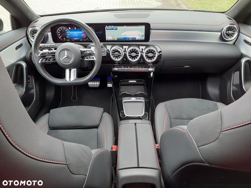 Mercedes-Benz CLA 200 AMG Line 7G-DCT - 28