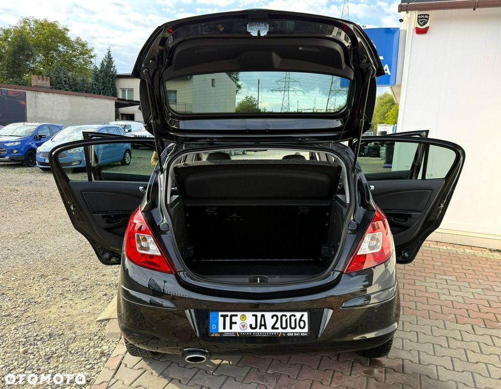 Opel Corsa 1.2 16V Edition 150 - 11