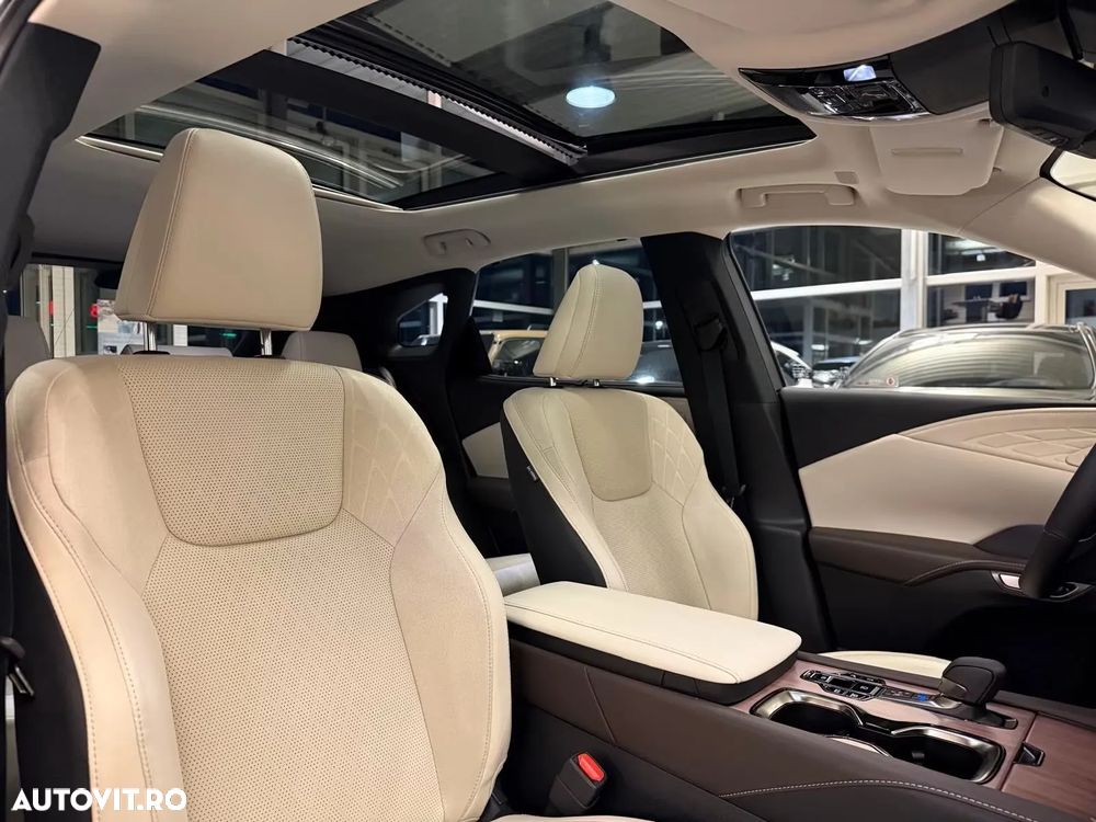 Lexus Seria RX 450h+ (Plug-in-Hybrid) Luxury - 2