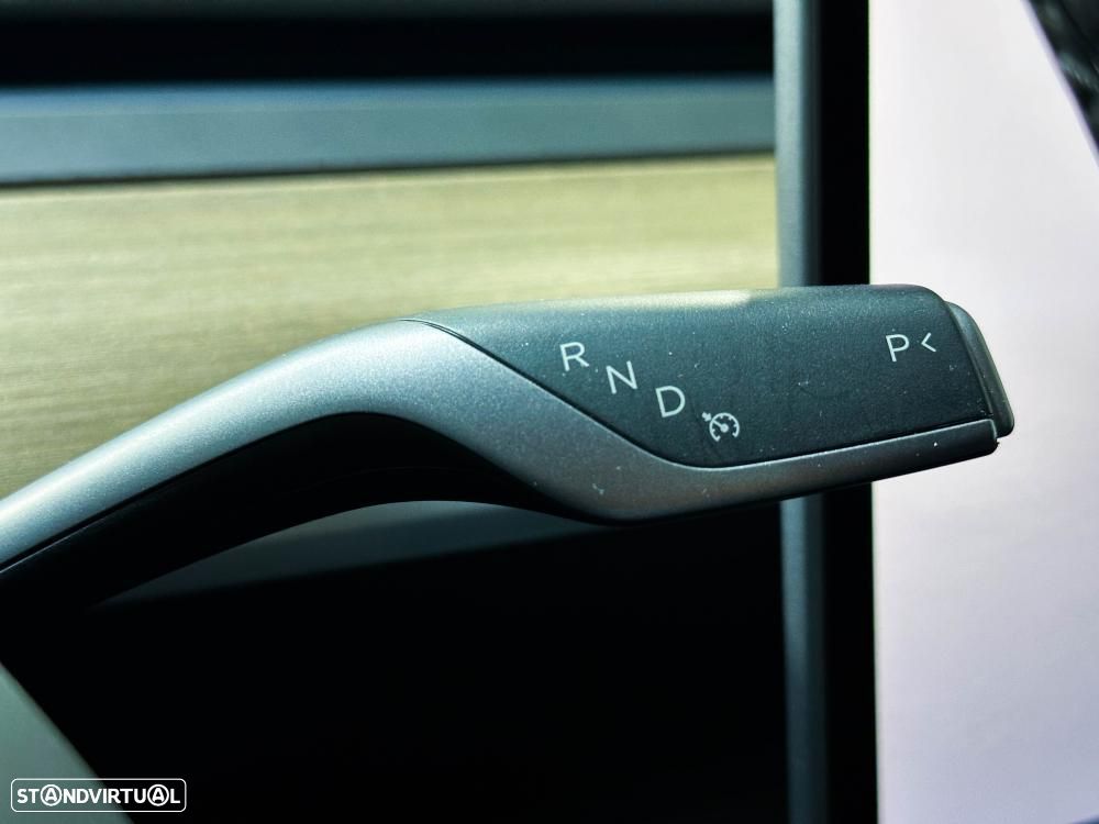 Tesla Model Y Standard - 27