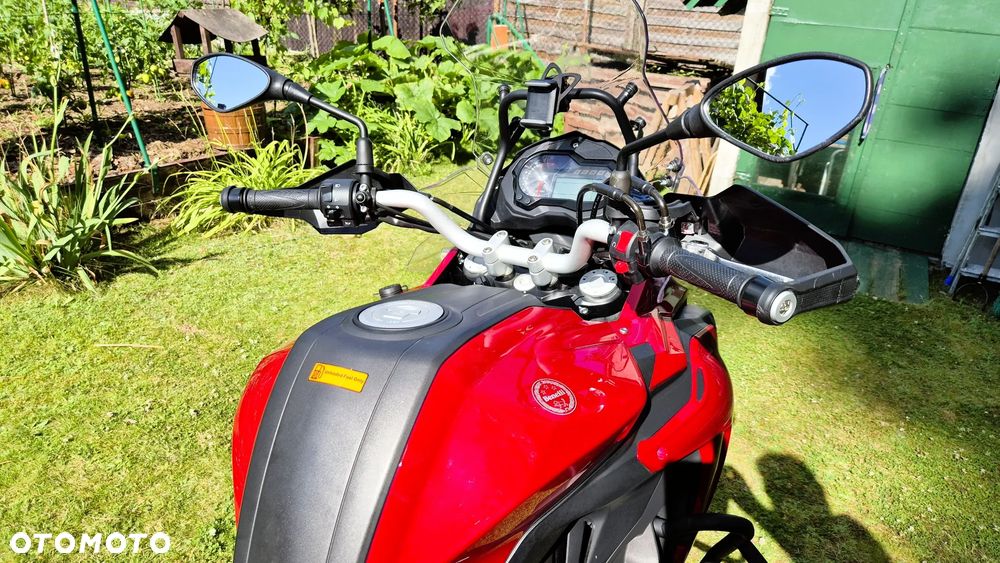 Benelli TRK 502 - 4