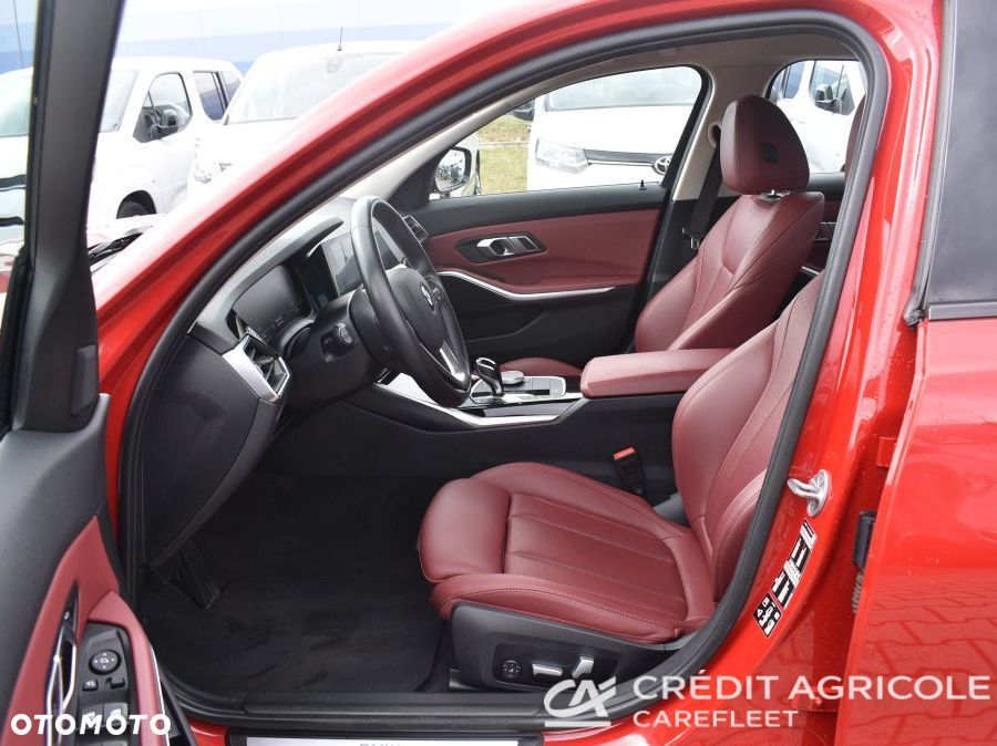 BMW Seria 3 330i xDrive Sport Line - 10