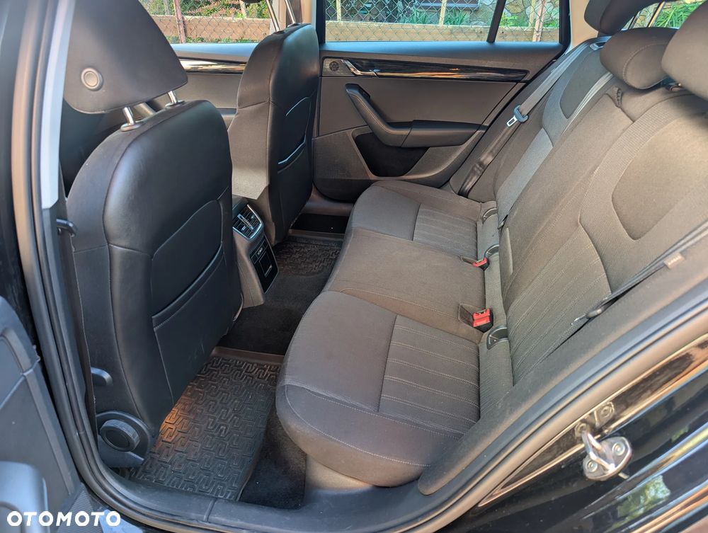 Skoda Octavia 2.0 TDI 4x4 Ambition DSG - 5