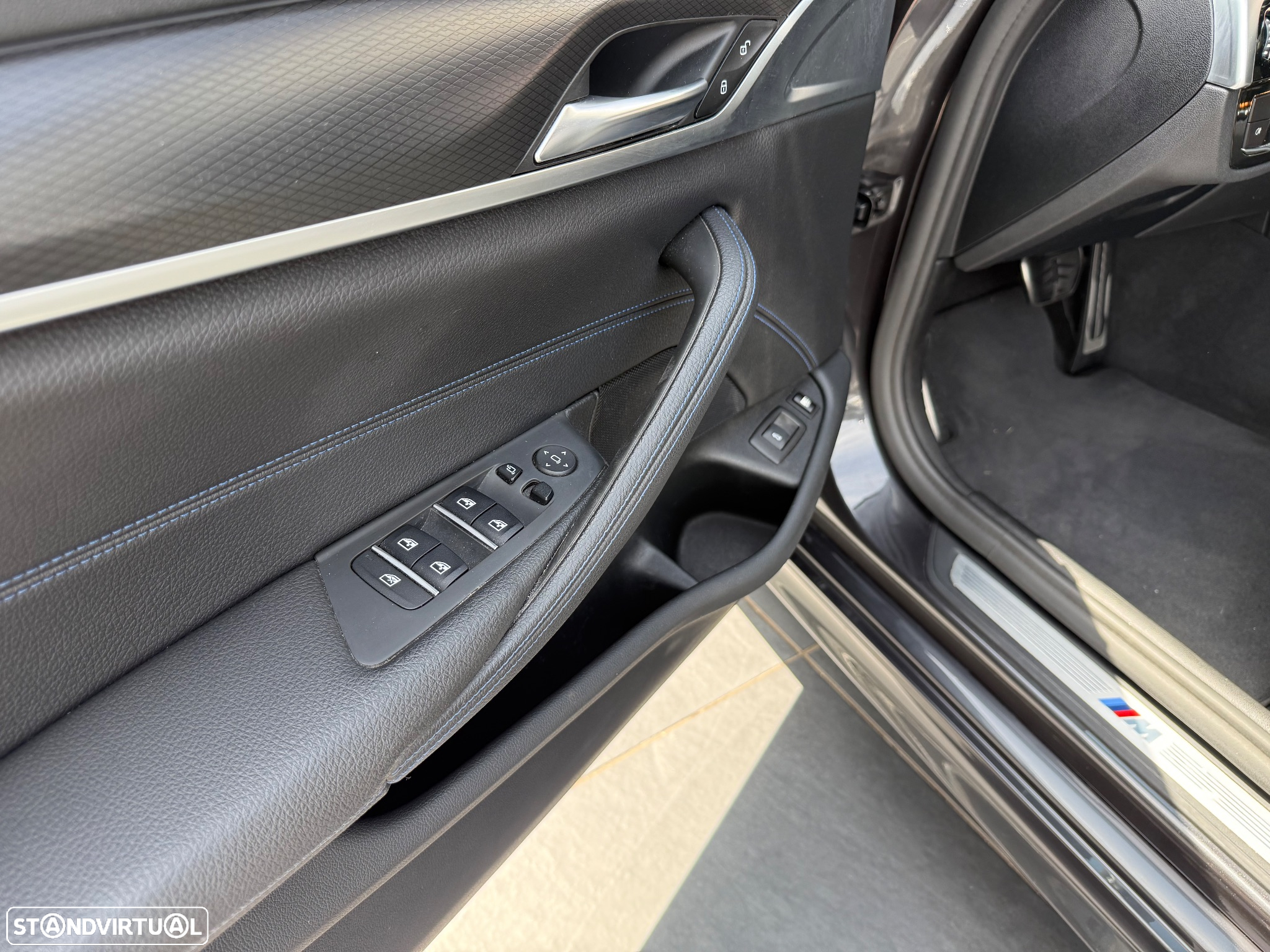 BMW 530 e Pack Desportivo M - 17
