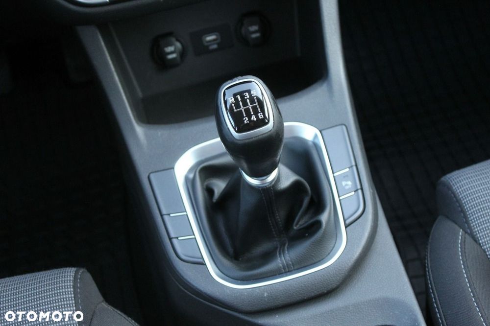 Hyundai i30 1.0 T-GDI GPF Classic + - 17
