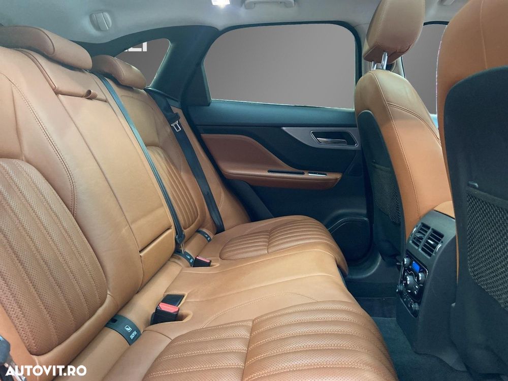 Jaguar F-Pace D300 AWD - 4