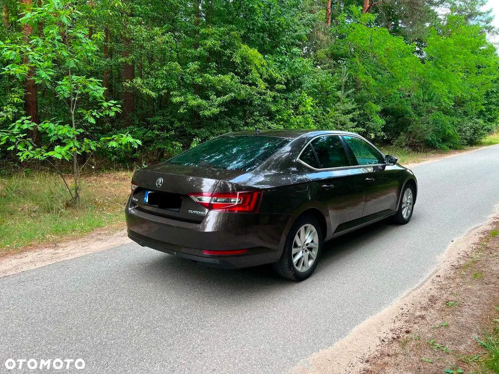 Skoda Superb 2.0 TDI Style DSG - 5
