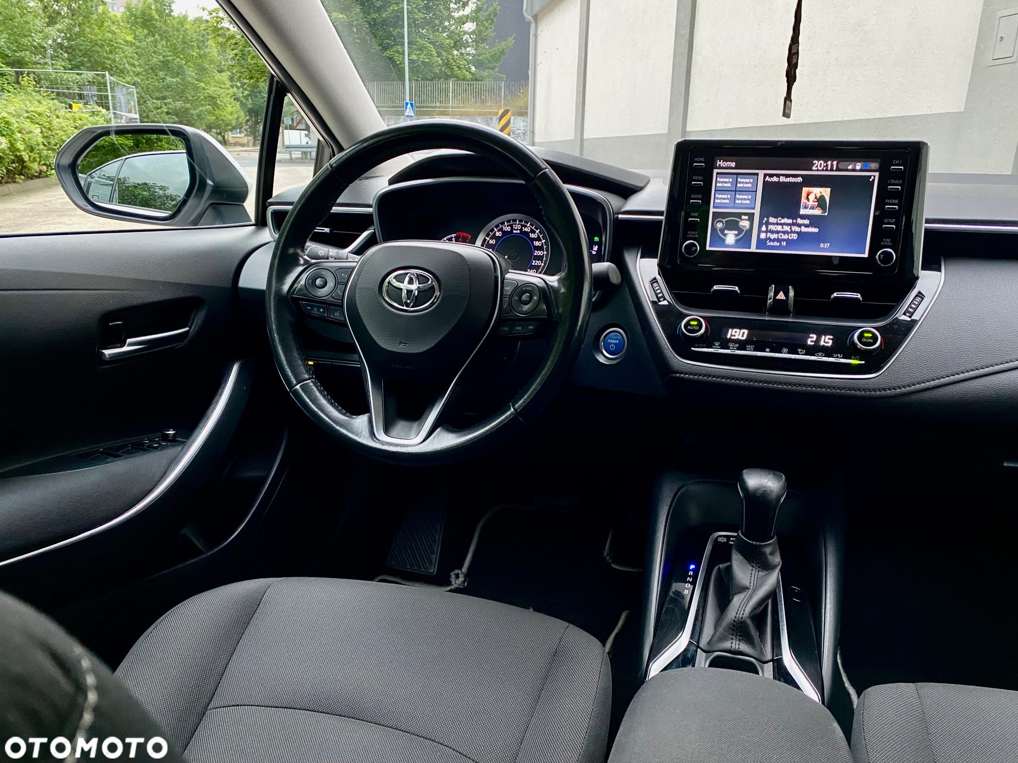 Toyota Corolla 1.8 Hybrid Comfort - 28
