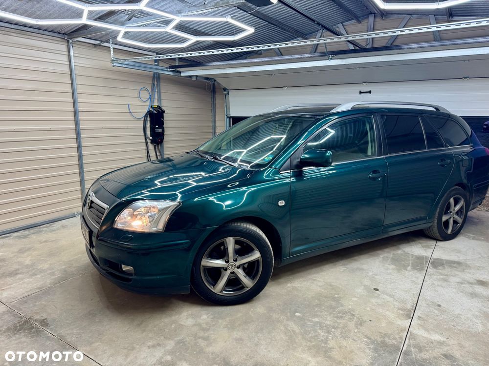 Toyota Avensis 1.8 VVT-i Combi - 12