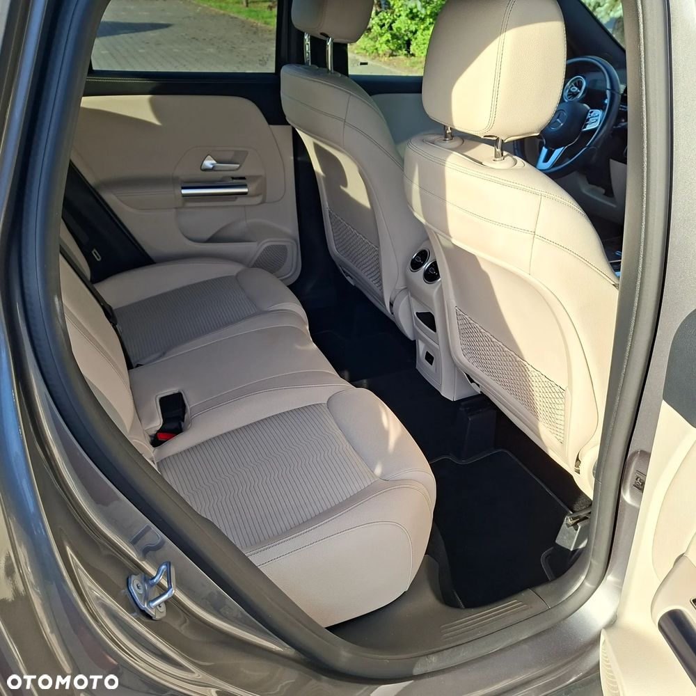 Mercedes-Benz GLA 200 Style - 24