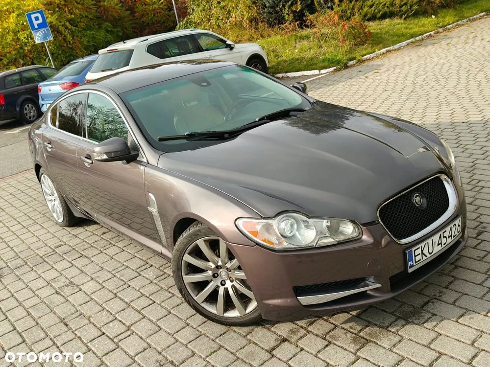 Jaguar XF 2.7 V6 D Premium Luxury - 30