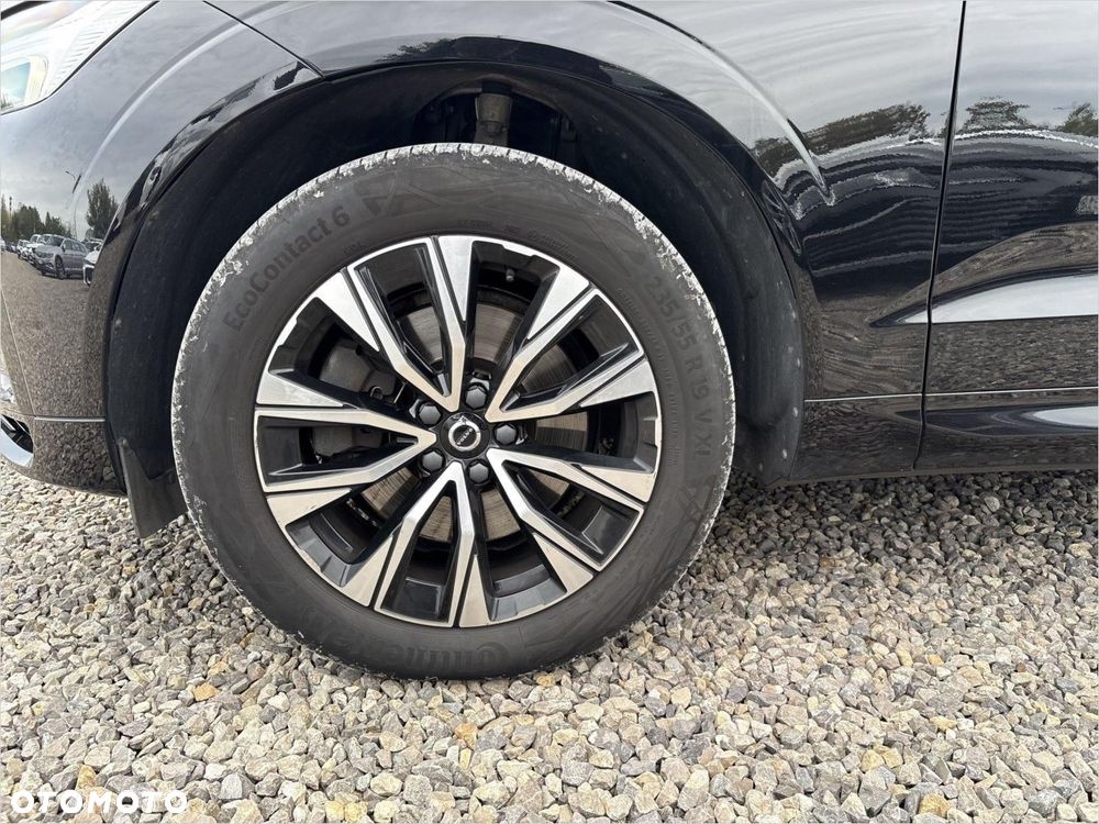 Volvo XC 60 B4 B Plus Dark - 18