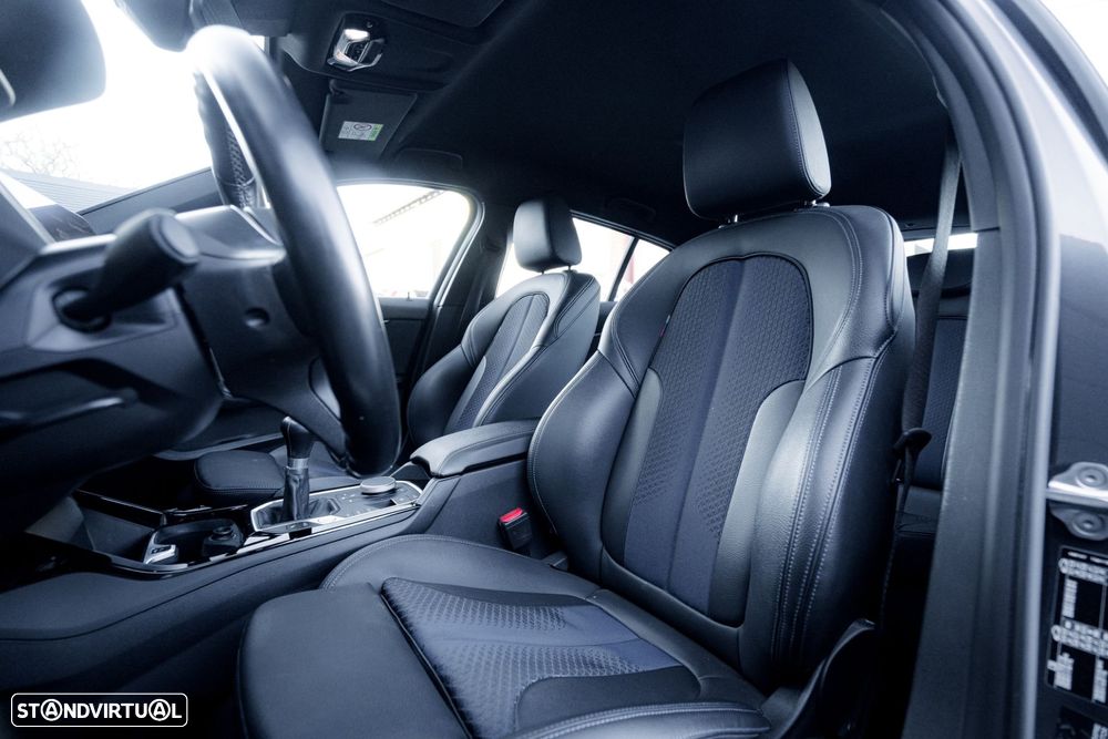 BMW 116 d Pack Desportivo M - 32