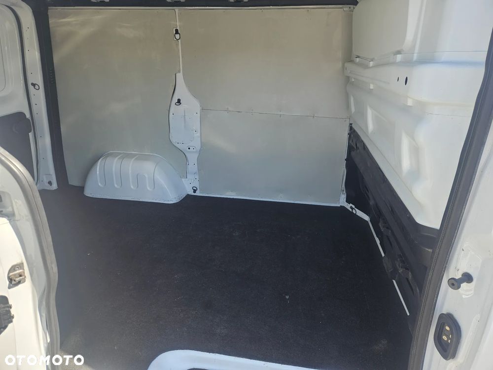 Opel VIVARO - 14