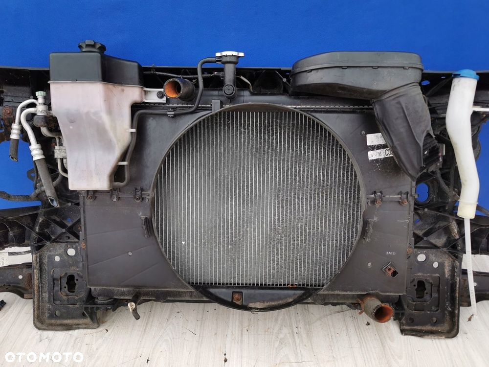 Hyundai I800 i 800 H1 2.5 CRD wzmocnienie pas przód - 3