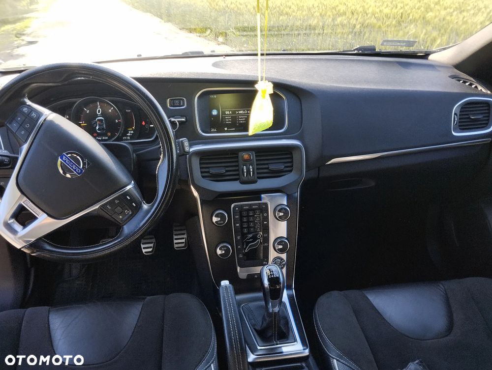 Volvo V40 D4 Drive-E R-Design Kinetic - 12