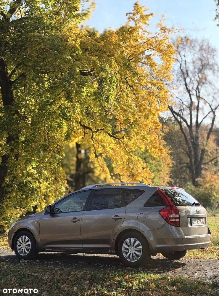 Kia Ceed Cee'd 1.6 Crdi Comfort + - 8