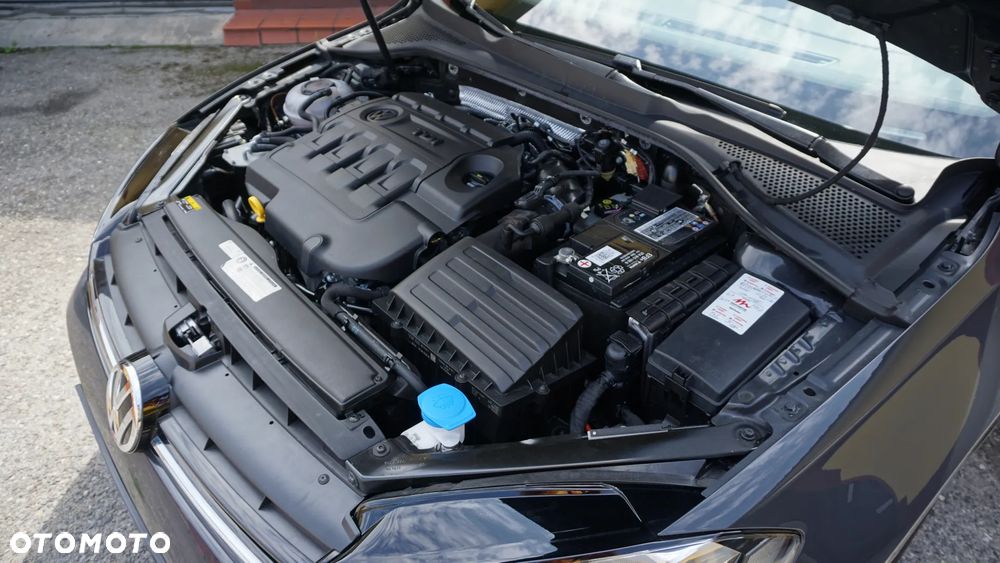 Volkswagen Golf - 11