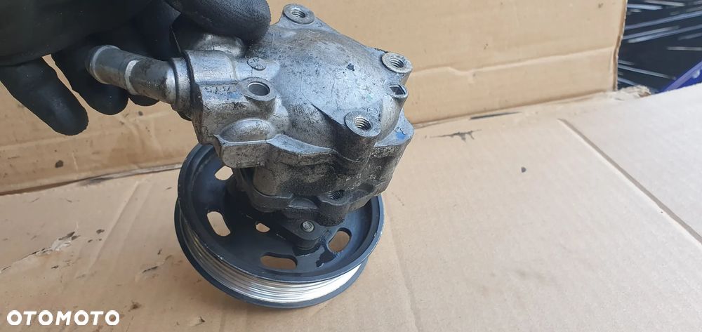 Pompa wspomagania kierownicy Audi A4 B8 2.0 TDI 8K0145154B - 5