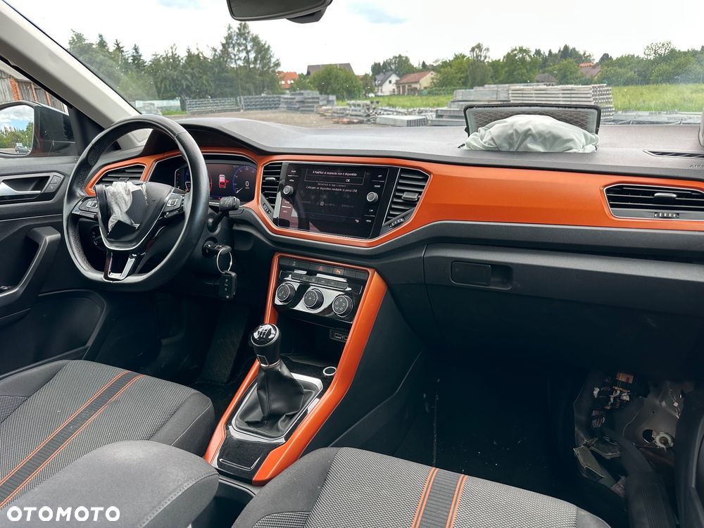 Volkswagen T-Roc - 24