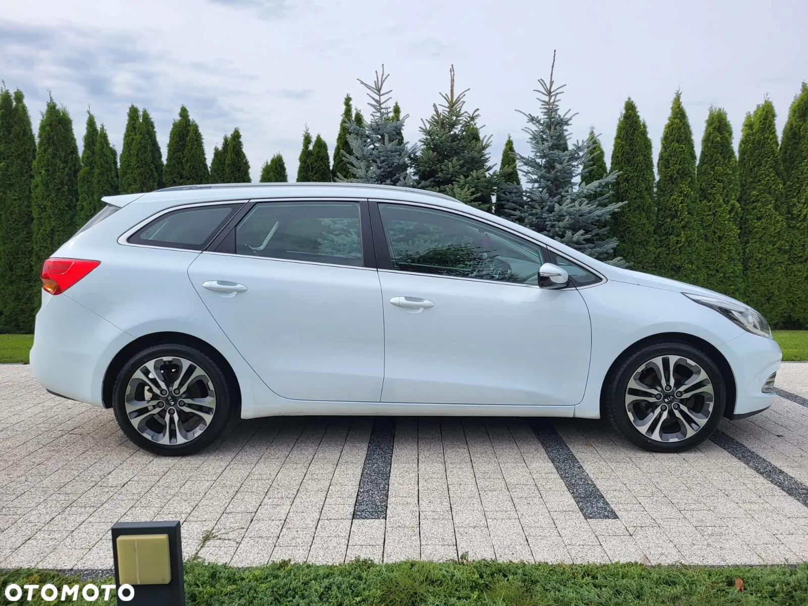 Kia Ceed 1.6 GDI DCT SW Platinum Edition - 19