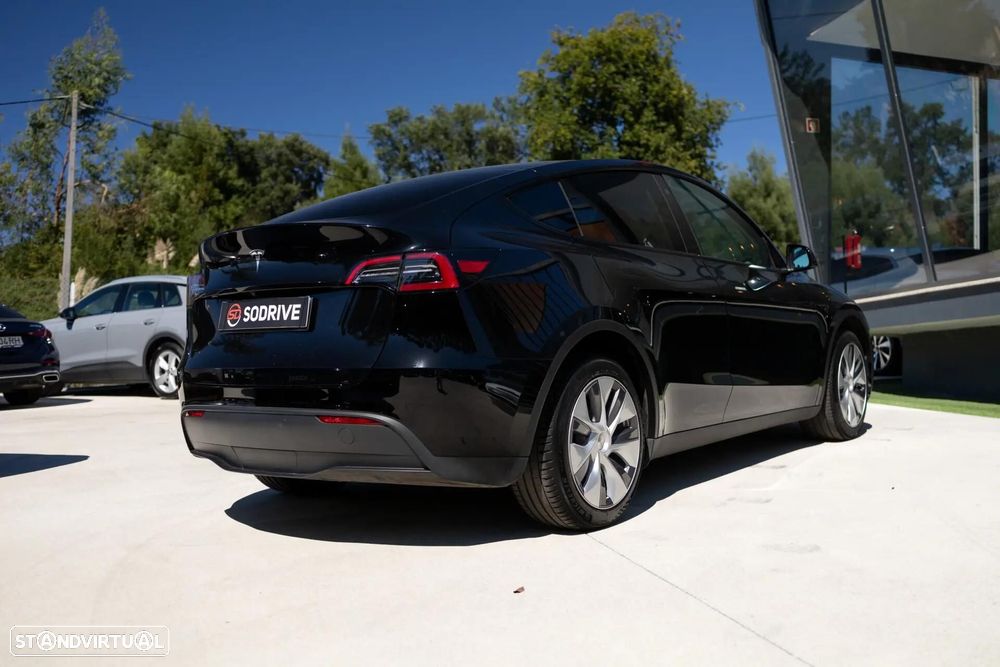 Tesla Model Y Standard - 14