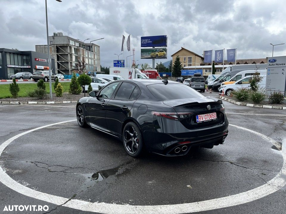 Alfa Romeo Giulia 2.9 V6 Turbo RWD AT8 Quadrifoglio - 3