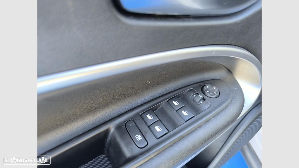 Jeep Avenger 1.2 GSE T3 Altitude - 8