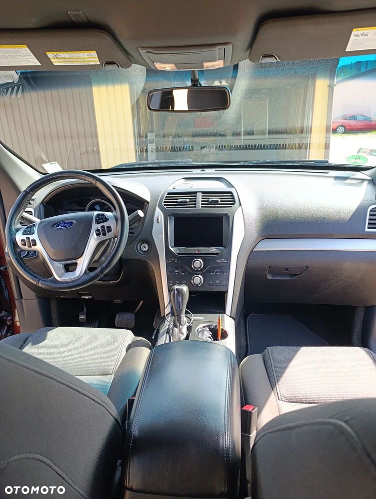 Ford Explorer - 4
