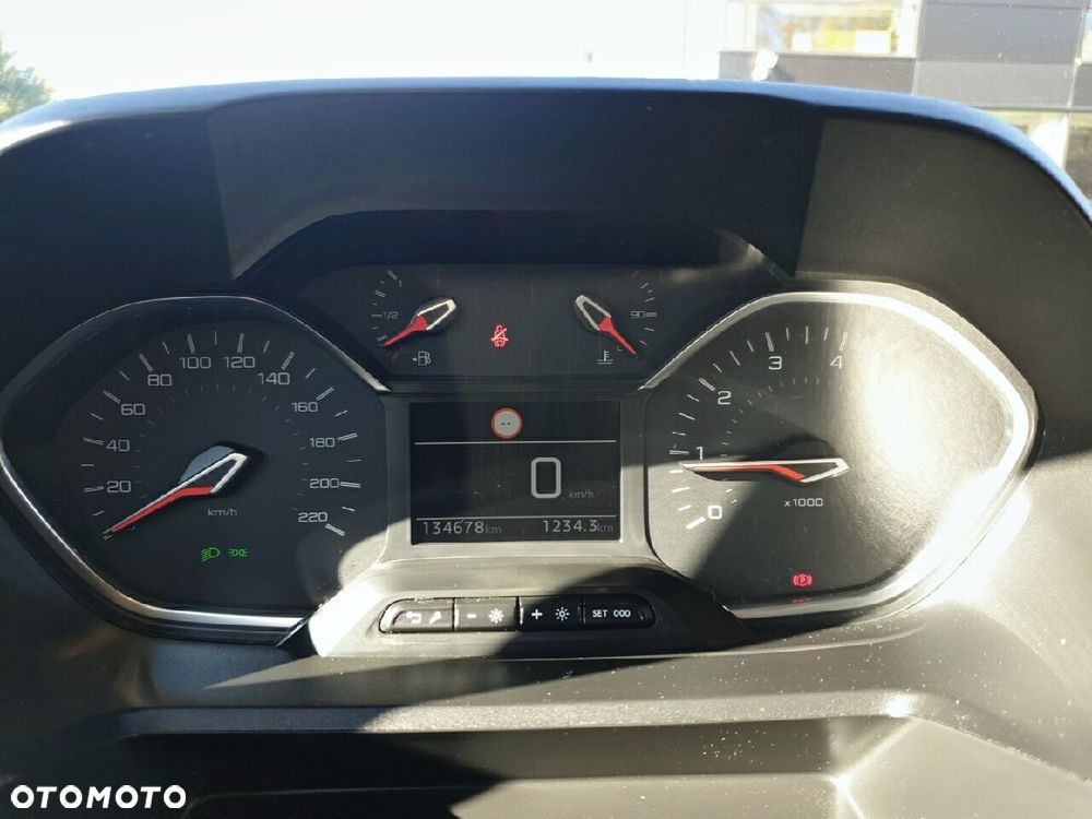 Peugeot Rifter 1.5 BlueHDI Allure S&S - 16