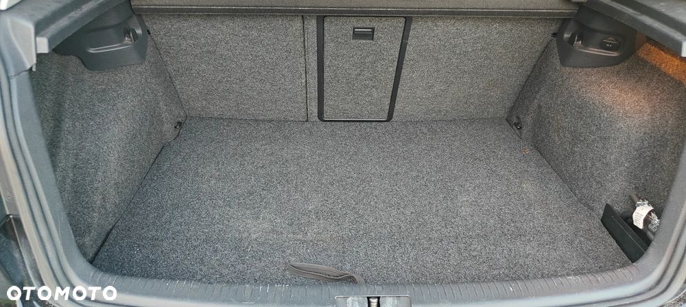 Volkswagen Golf - 25