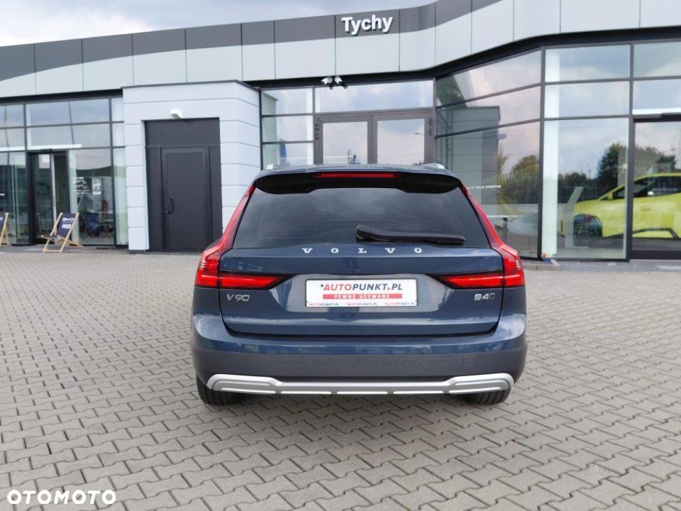 Volvo V90 Cross Country - 4