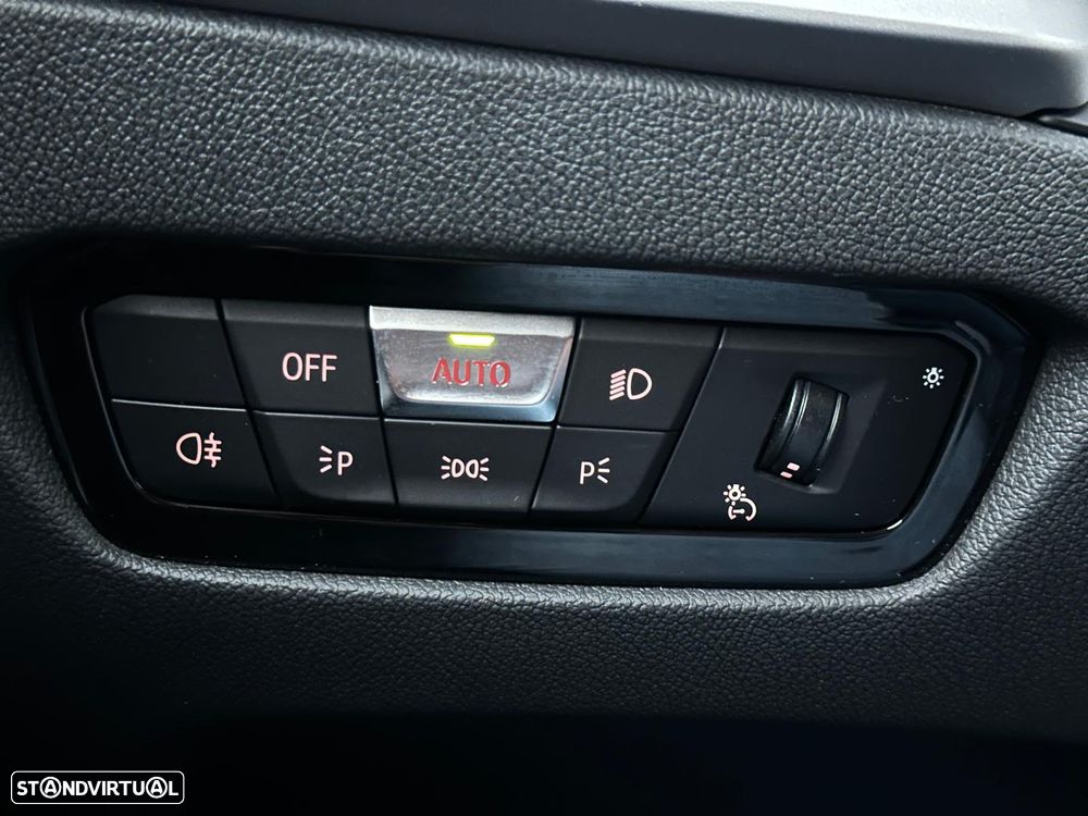 BMW 330 e Touring Corporate Edition Auto - 22