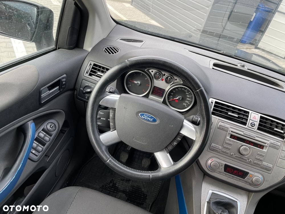 Ford Kuga - 10