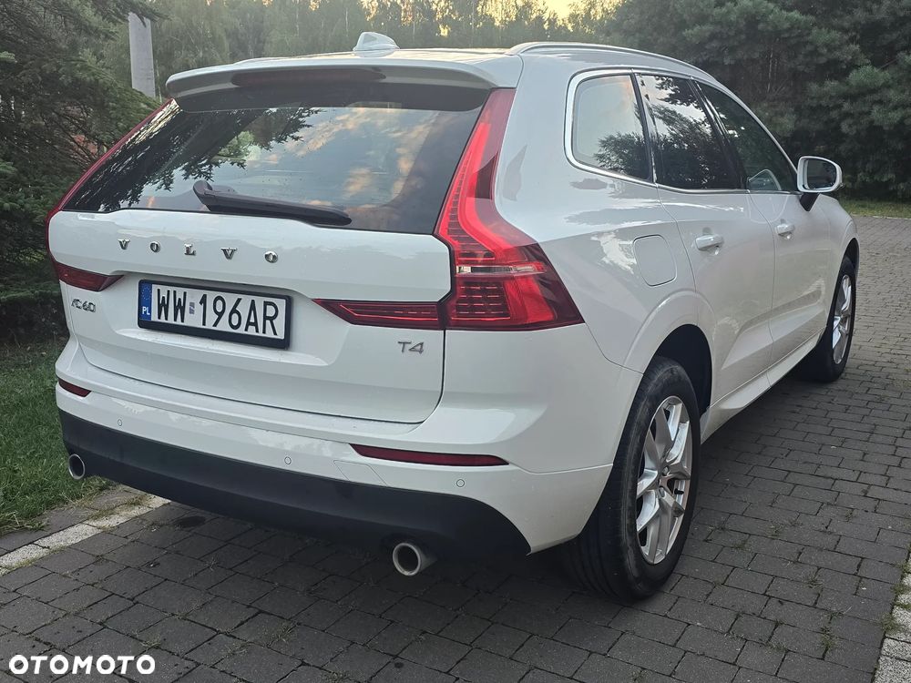 Volvo XC 60 T4 Momentum Pro - 4