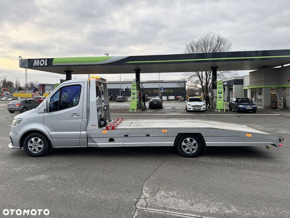Mercedes-Benz Sprinter - 22