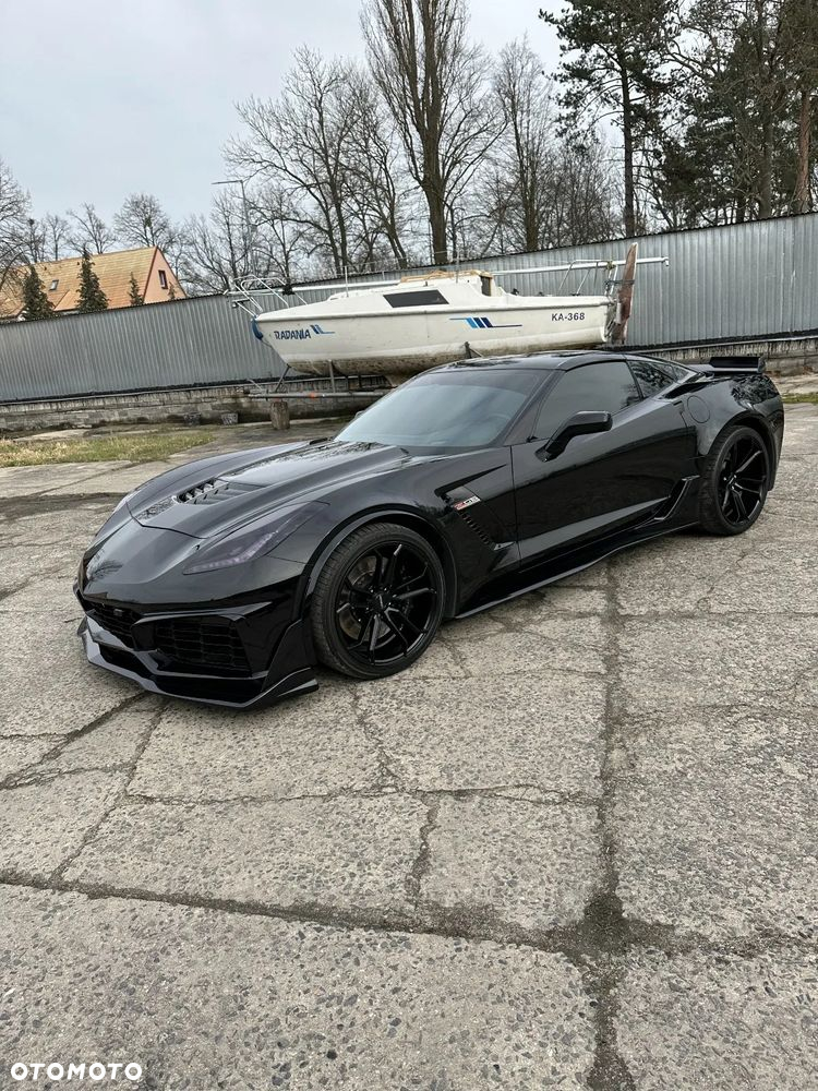 Chevrolet Corvette - 14