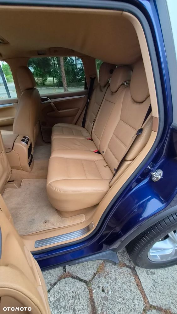 Porsche Cayenne - 14
