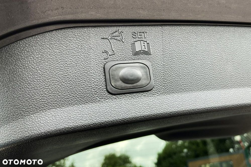 Ford Kuga - 36