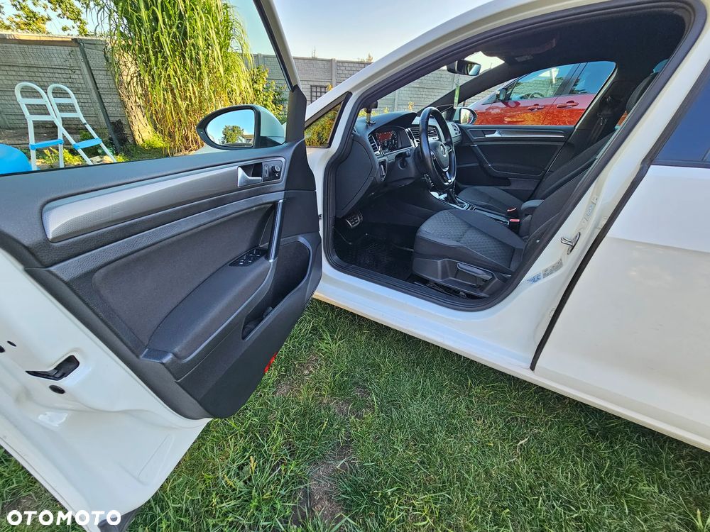 Volkswagen Golf - 27