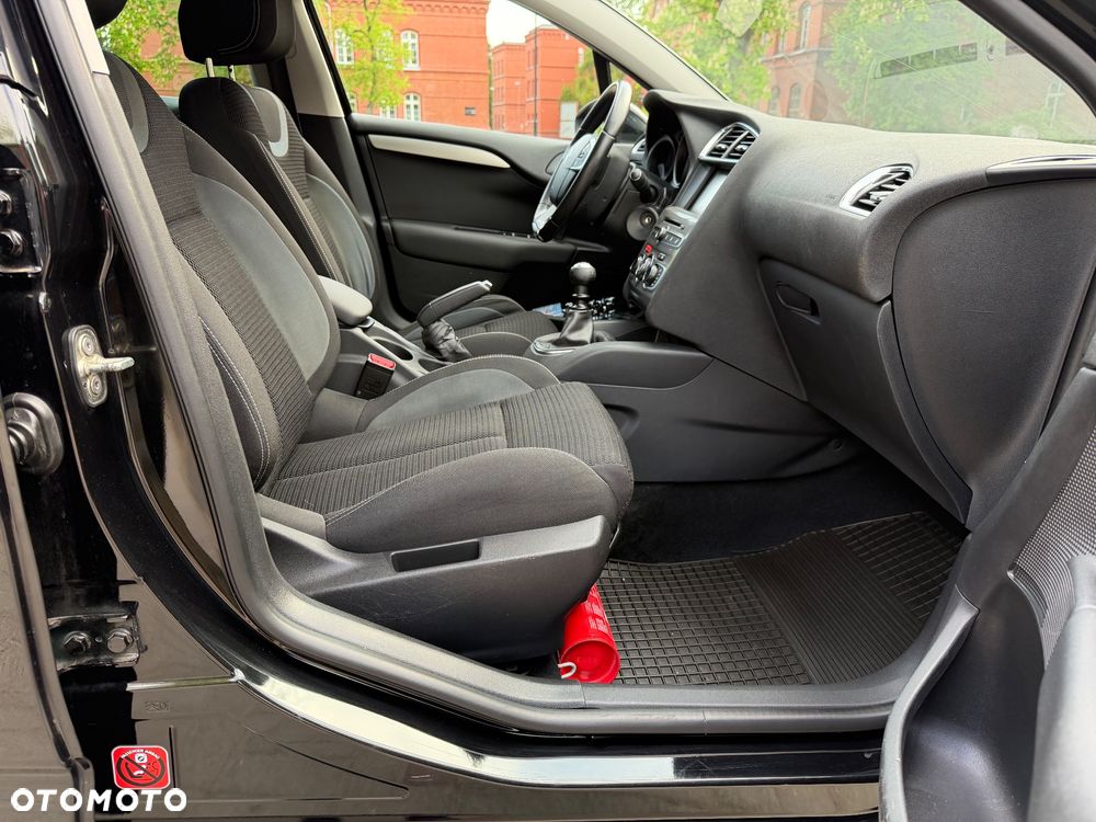 Citroën C4 e-HDi 115 Exclusive - 28