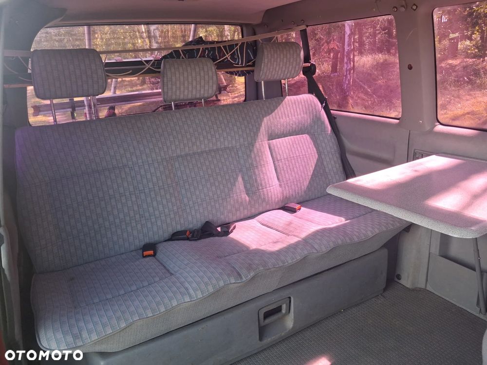 Volkswagen Multivan - 11