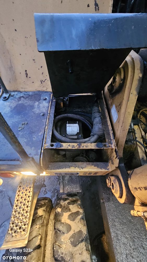 Liebherr A 900 C - 12