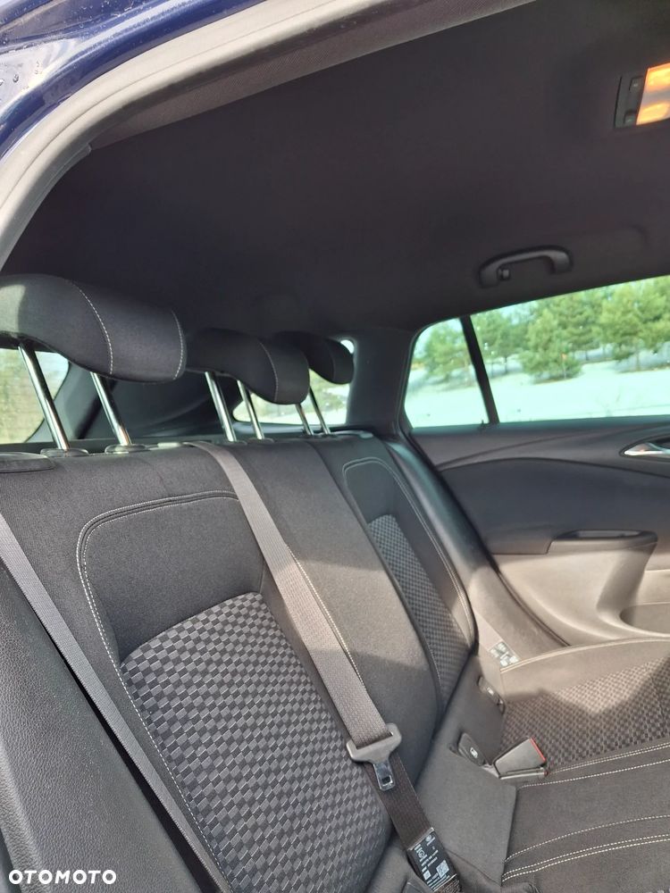 Opel Astra 1.6 BiTrb D (CDTI) Start/Stop Dynamic - 11